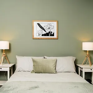 Alice's Stay: Parking + Close To The Motor Point Arena Holiday home Nottingham